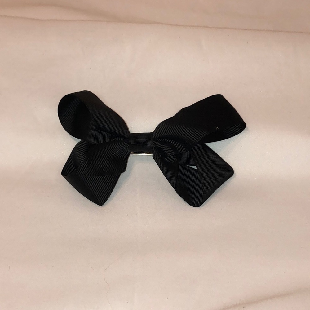 Black mini bow with alligator clip